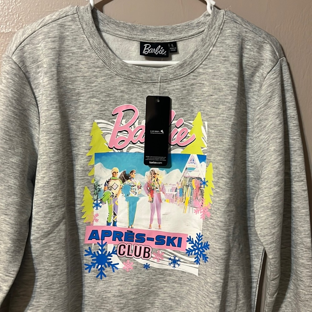 Barbie ski club design women’s large Crewneck sweatshirt
